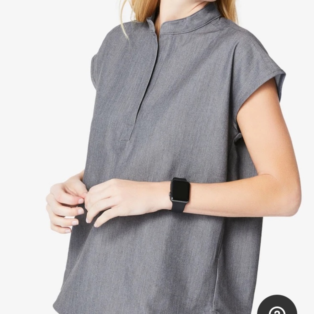 XS Rafaela Figs Scrub Top